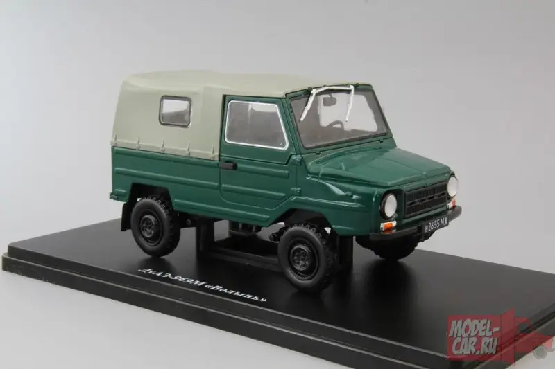 Легендарные советские автомобили LUAZ 969M зеленый, 1:24