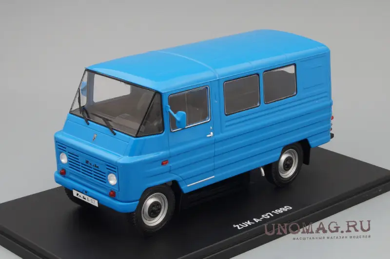 Легендарные советские автомобили ZUK A07 синий, 1:24